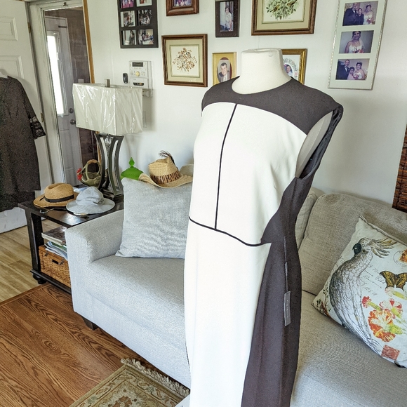 Elie Tahari. Dress.     A53 - Picture 3 of 10